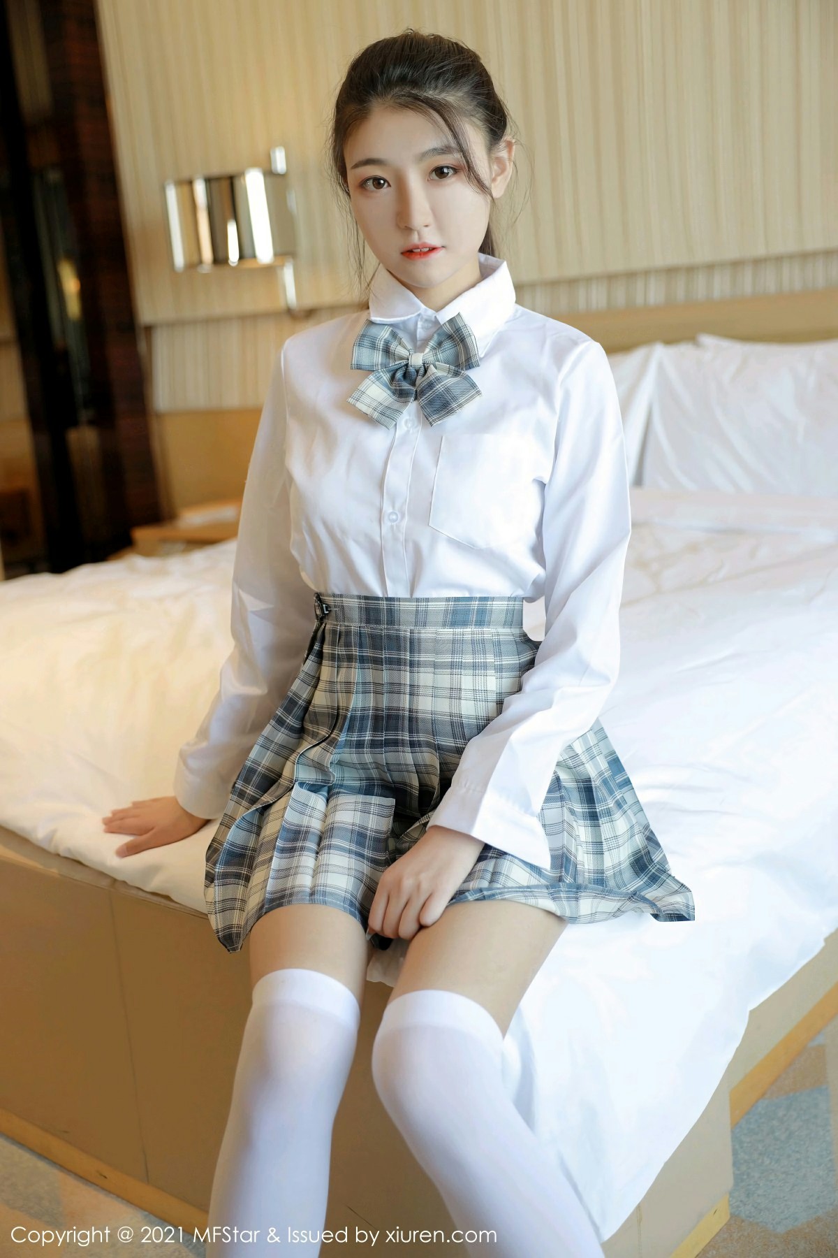 [MFStar模范学院] 2021.01.27 VOL.448 Laura苏雨彤 [40+1P]-第3张图片-宅男套图吧
