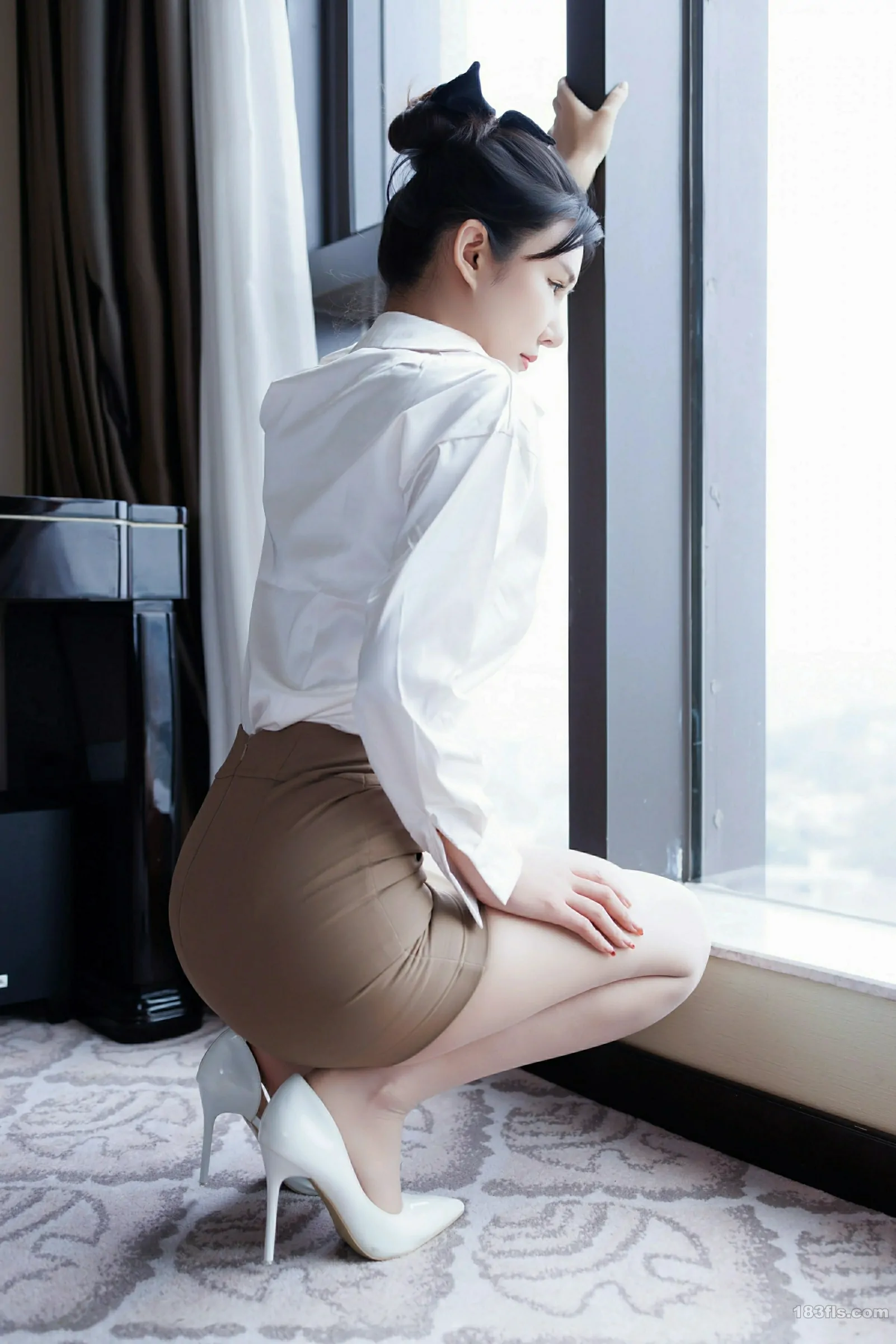 [XIUREN秀人网] 2025.07.14 No.10543 艺艺yiyi-第5张图片-宅男套图吧