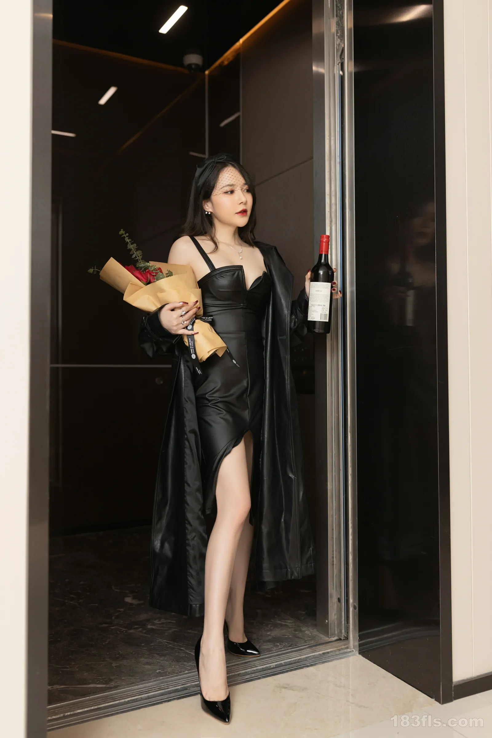 xiuren秀人网福利鱼子酱Fish大尺度私拍写真妻子们的聚会-第4张图片-宅男套图吧