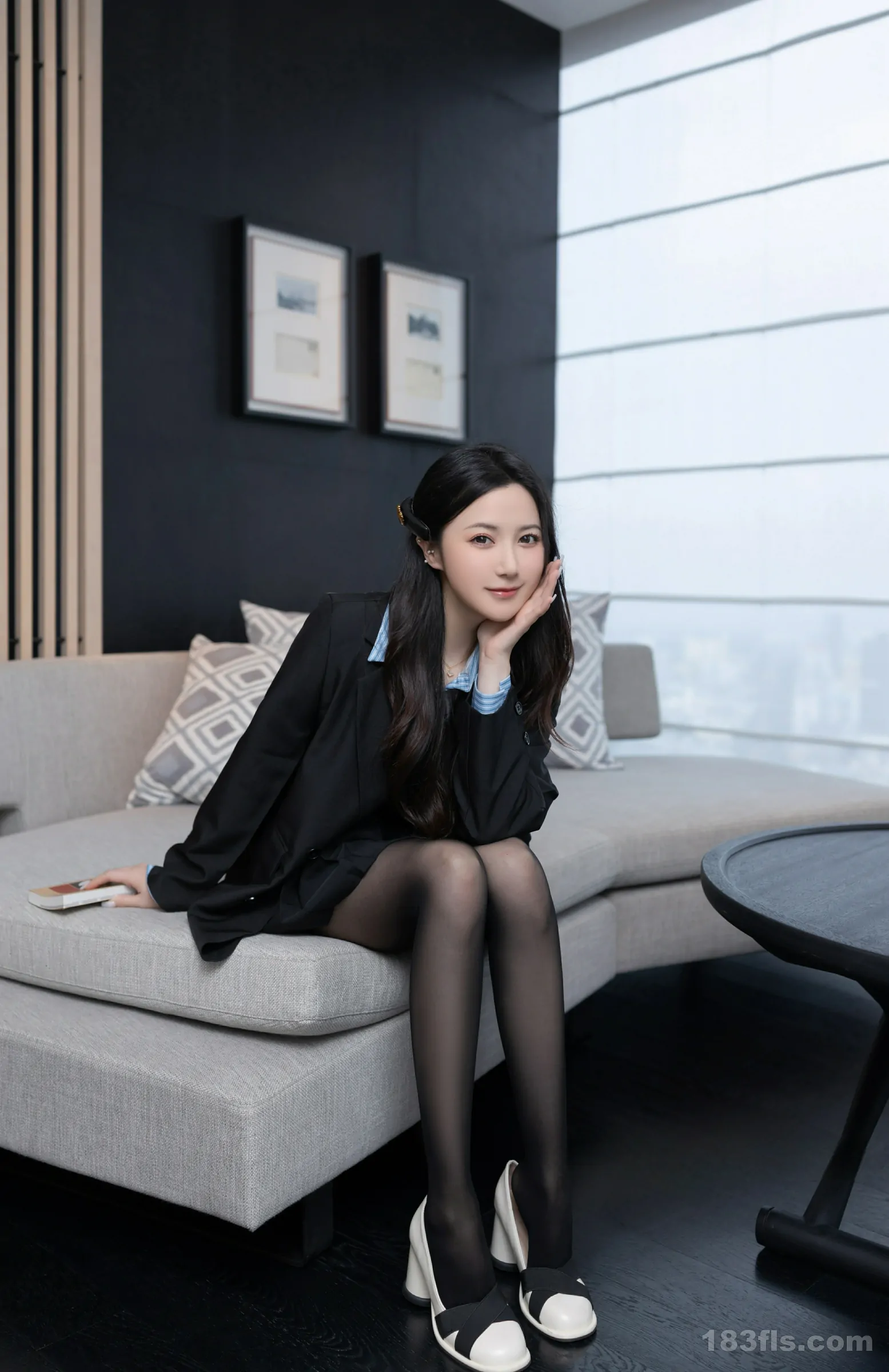 xiuren秀人网福利鱼子酱Fish大尺度私拍写真校园少女-第3张图片-宅男套图吧