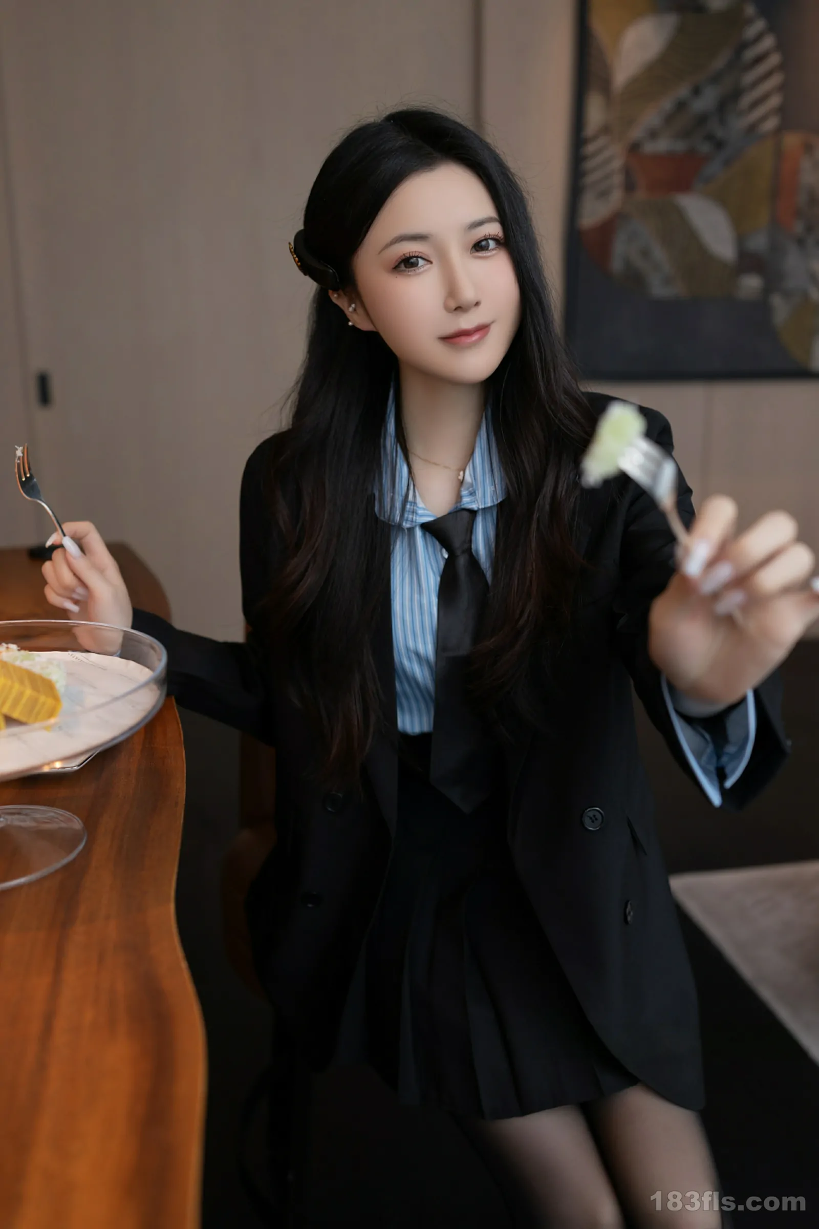 xiuren秀人网福利鱼子酱Fish大尺度私拍写真校园少女-第5张图片-宅男套图吧